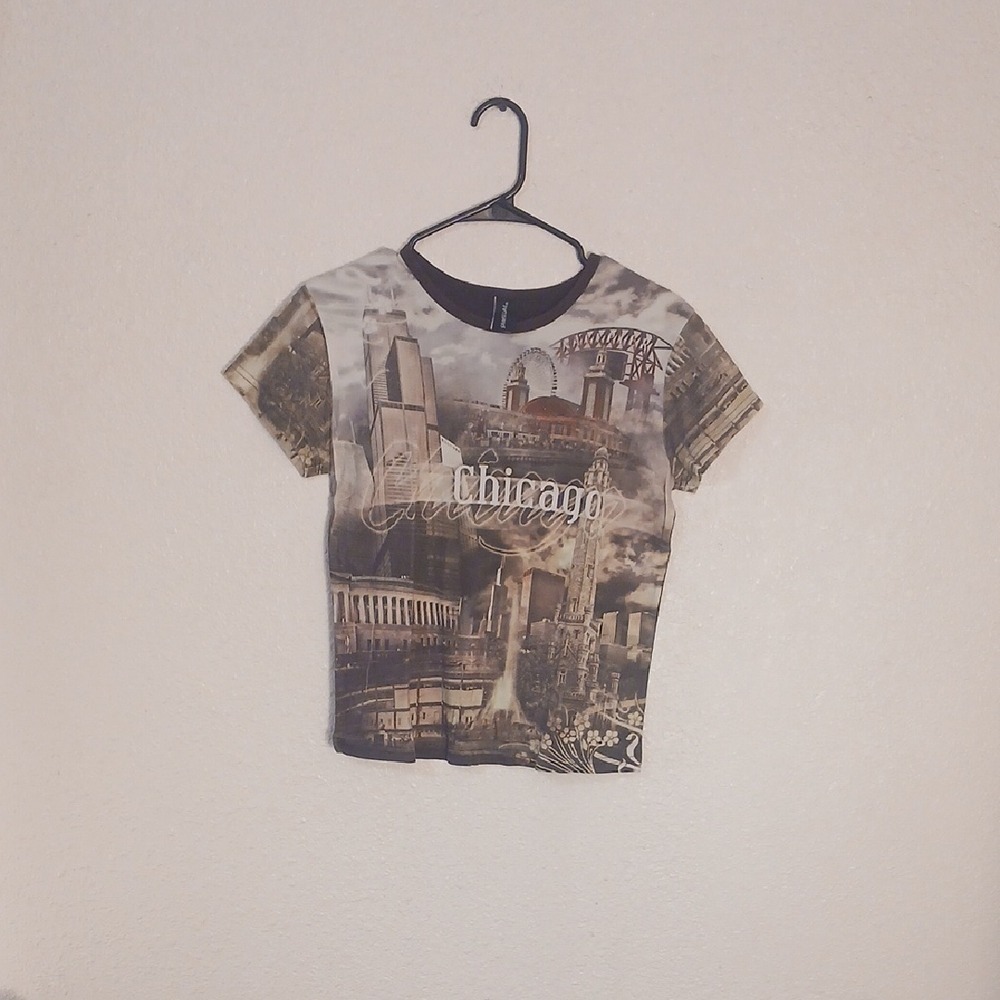 Cityscape Chicago Graphic Women's Tee - Brown